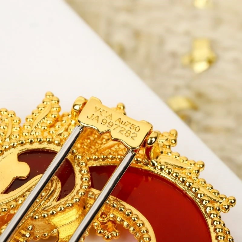 SmoothTexture Vca Brooches 254781