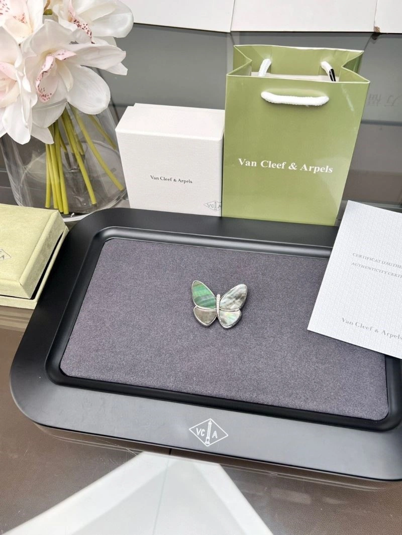 Vca Brooches Stylish 254790