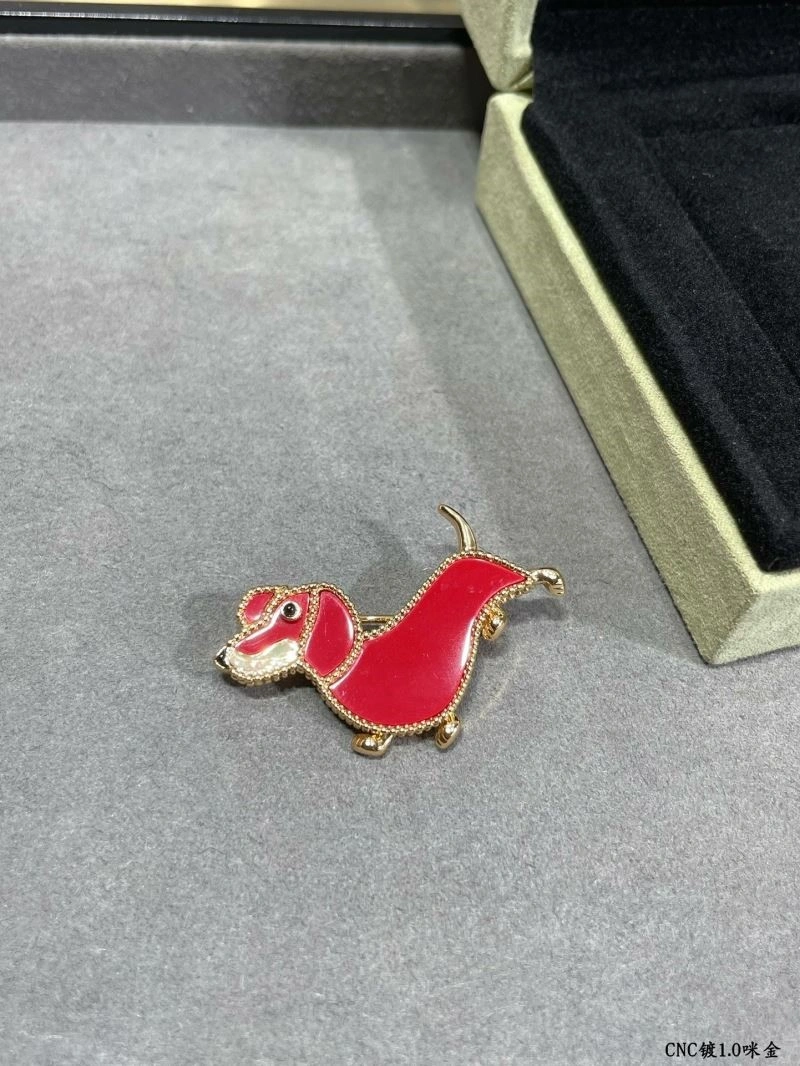 Versatile Vca Brooches 254767