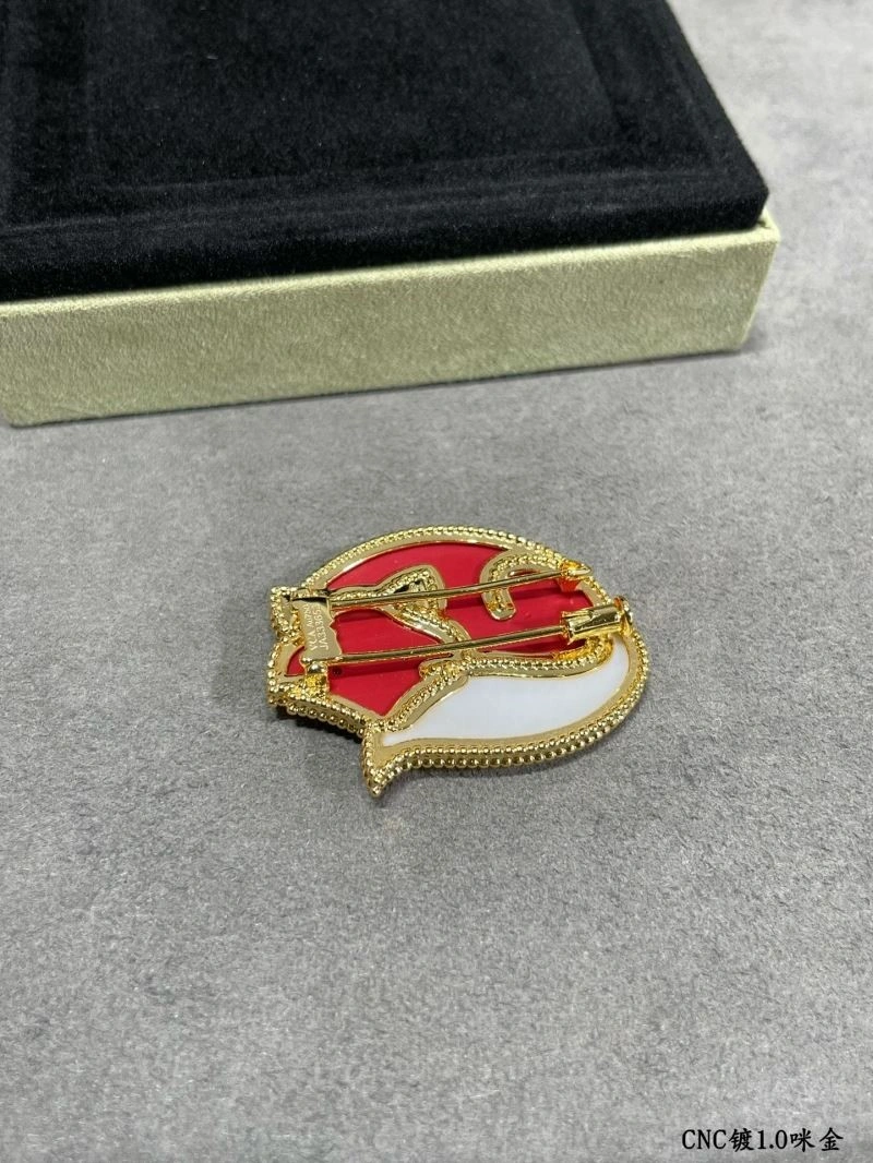 Sophisticated Vca Brooches 254768