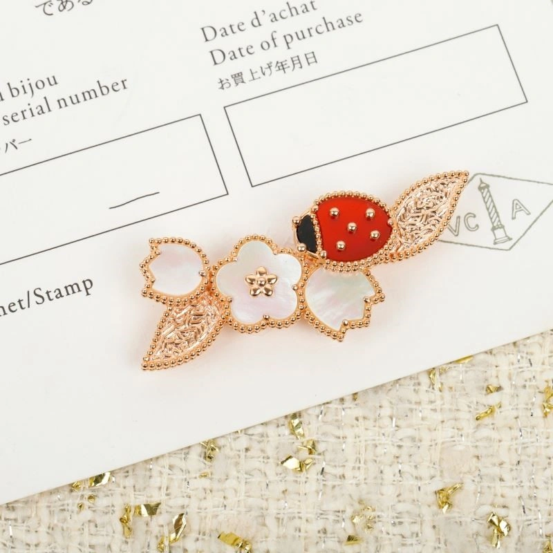 Classic Vca Brooches 254380