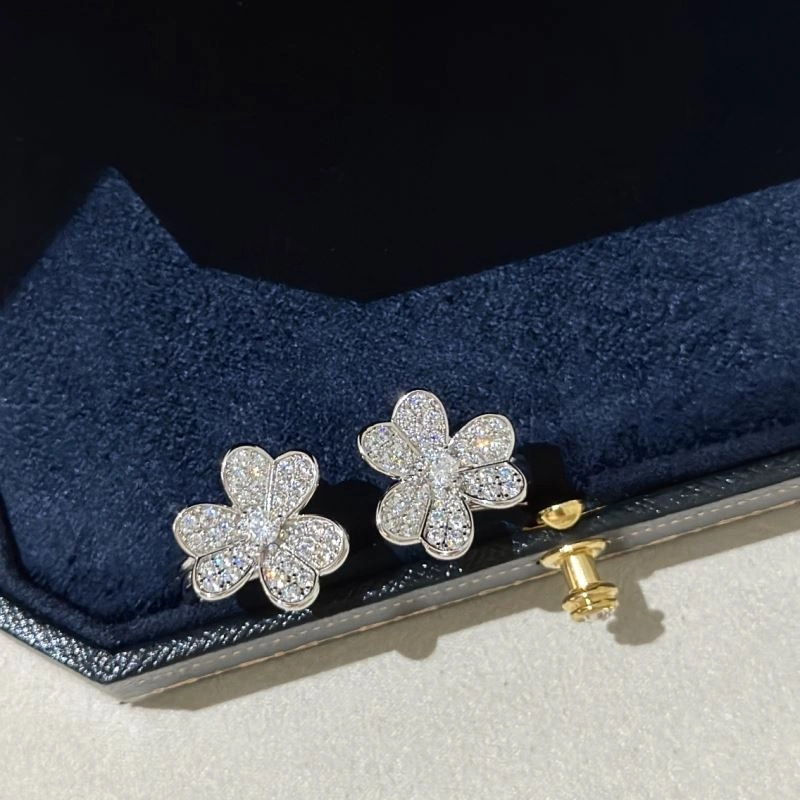 Effortless Vca Earrings 255451