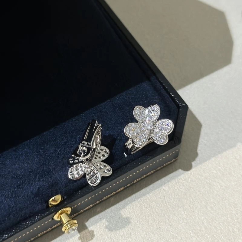 Effortless Vca Earrings 255451