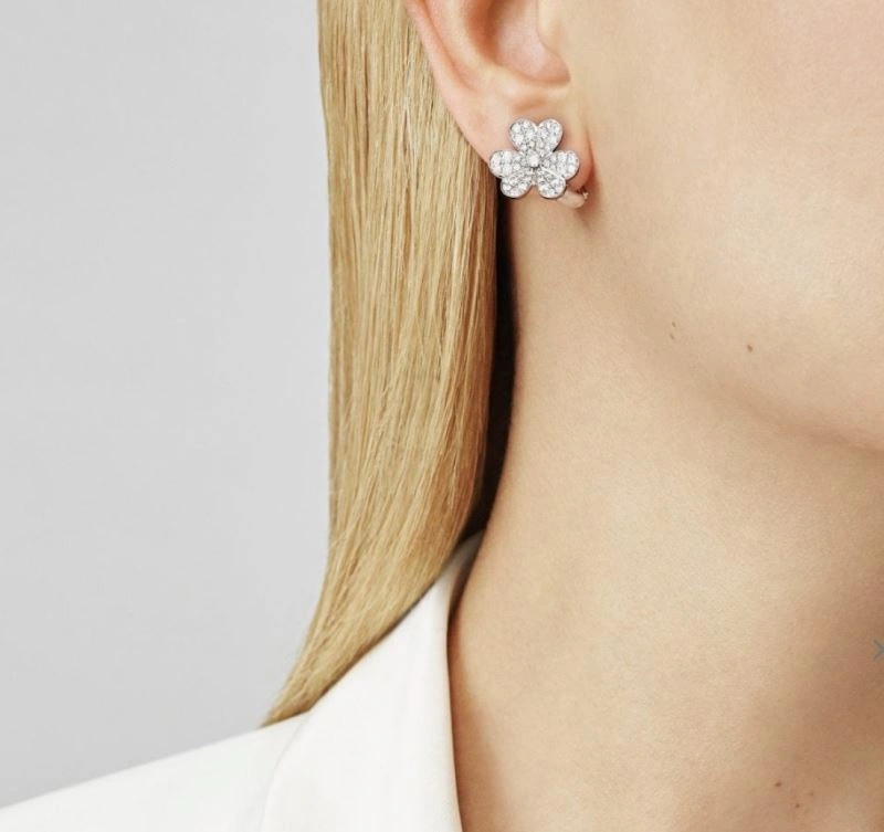 Effortless Vca Earrings 255451
