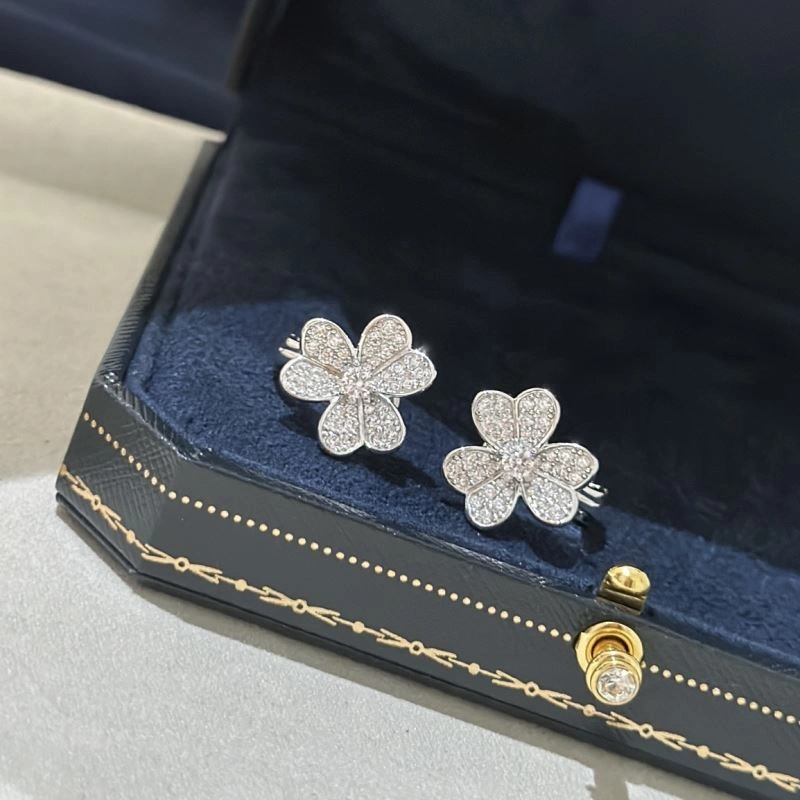 Effortless Vca Earrings 255451