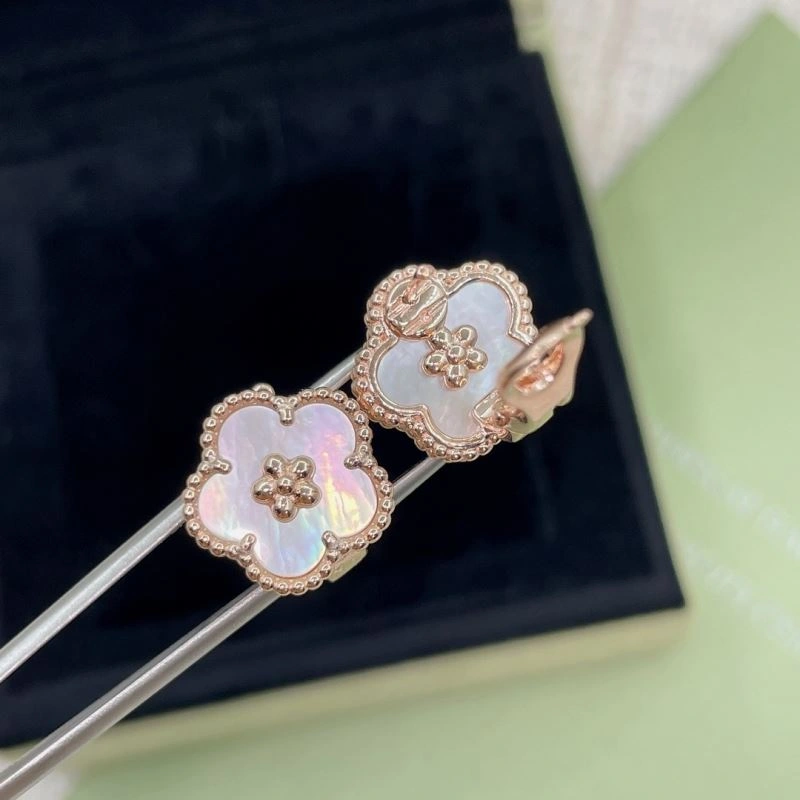 WellDesigned Vca Earrings 255454