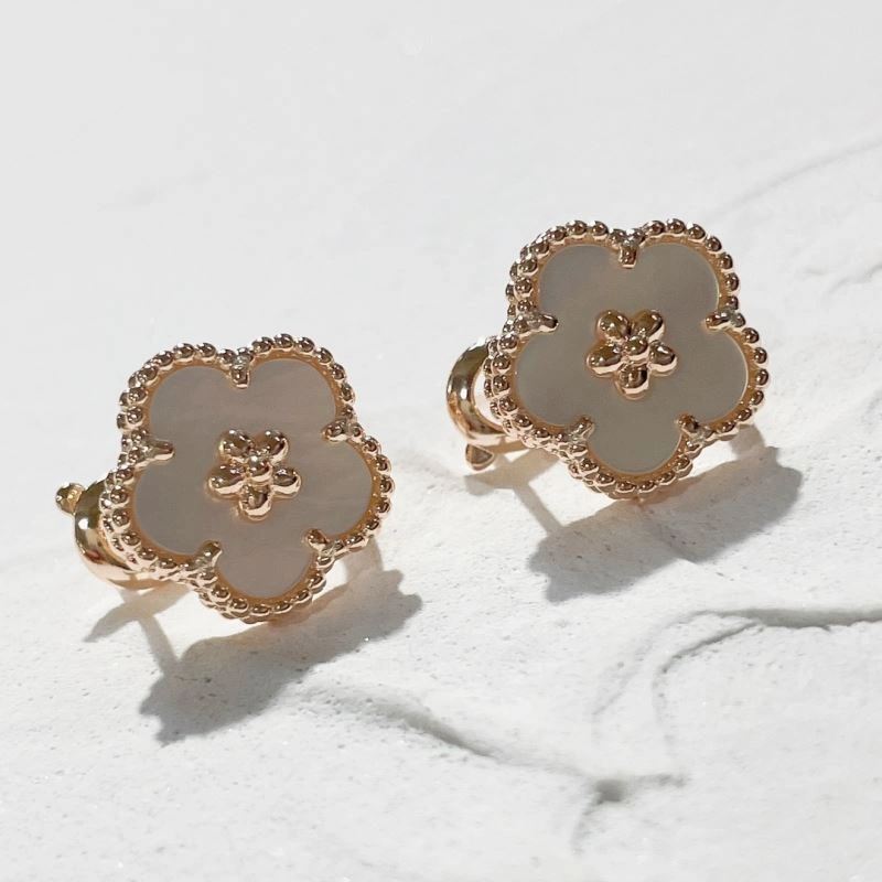 WellDesigned Vca Earrings 255454