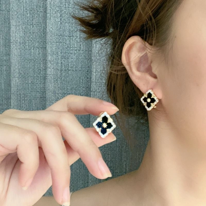 WellDesigned Vca Earrings 255441
