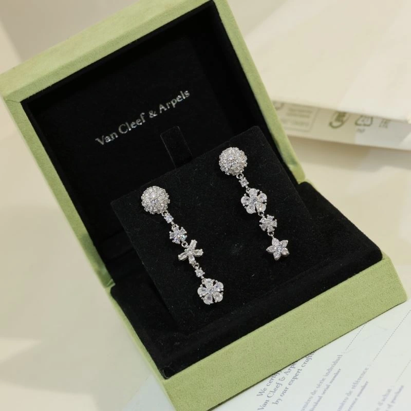 Vca Earrings Classic 255445