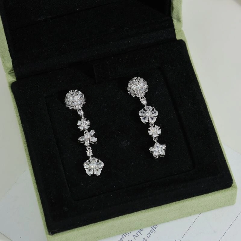 Vca Earrings Classic 255445