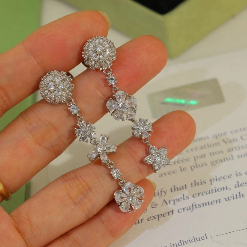 Vca Earrings Classic 255445