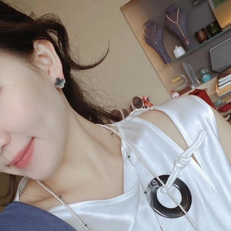 SunProtective Vca Earrings 255403