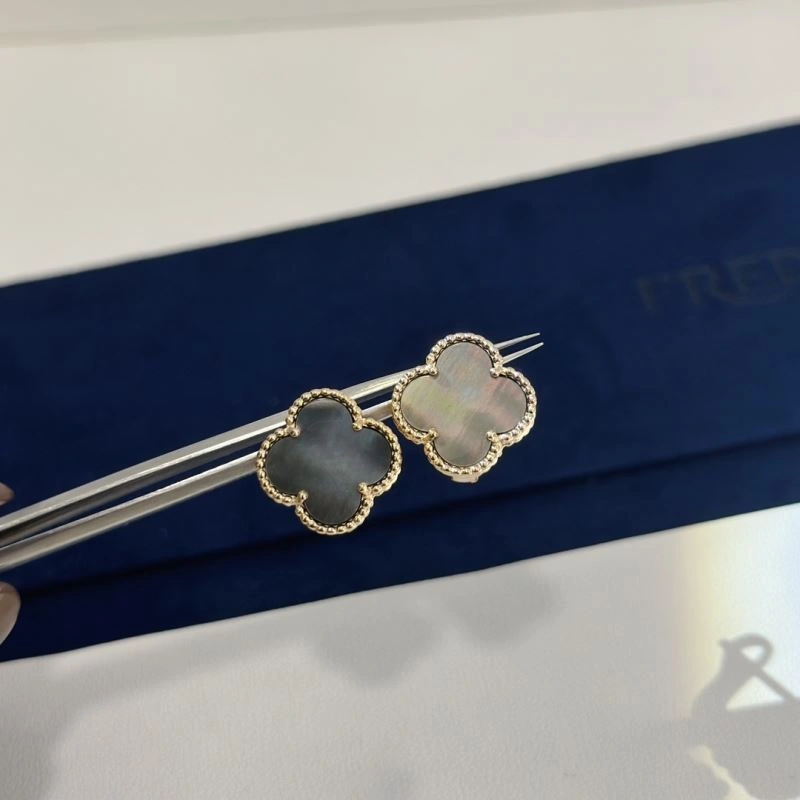 SunProtective Vca Earrings 255403