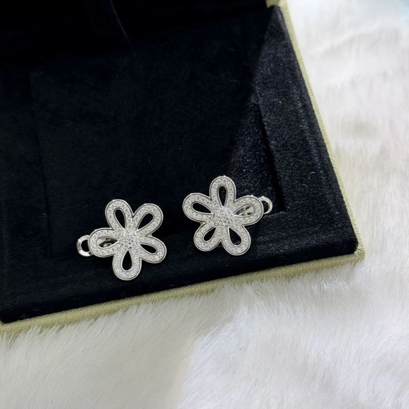 Minimalist Vca Earrings 255495