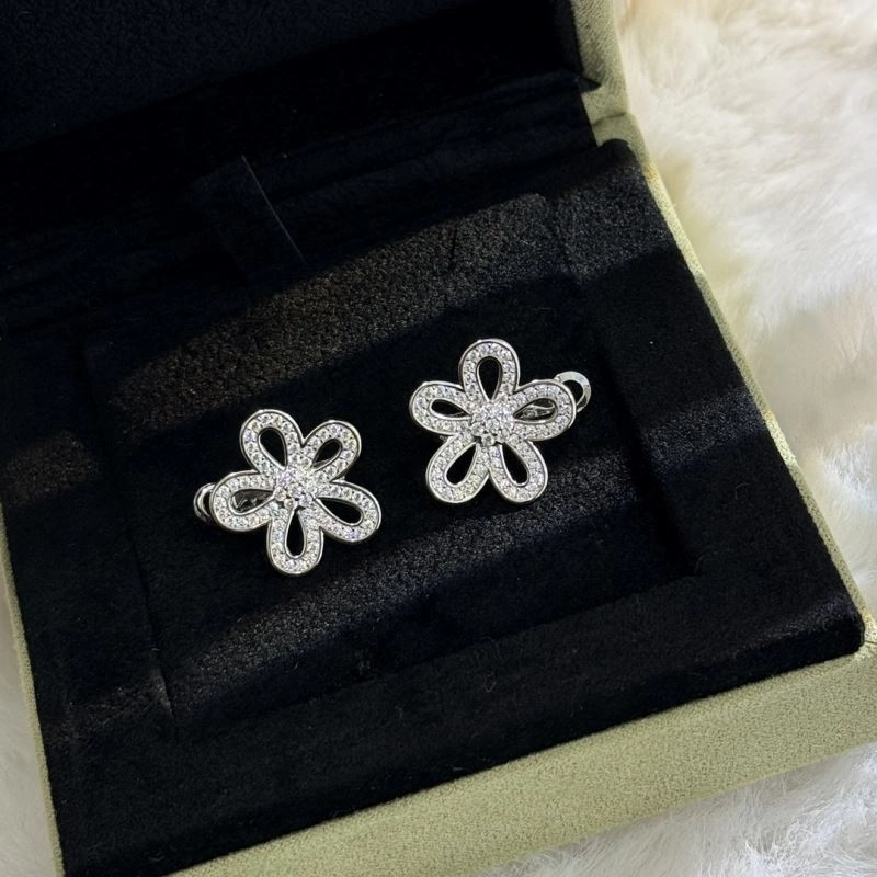 Minimalist Vca Earrings 255495
