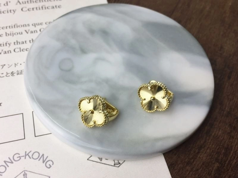 Vca Earrings ZeroBulk 255481