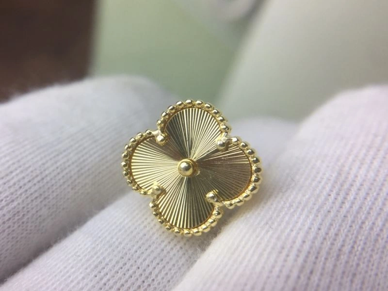 Vca Earrings ZeroBulk 255481