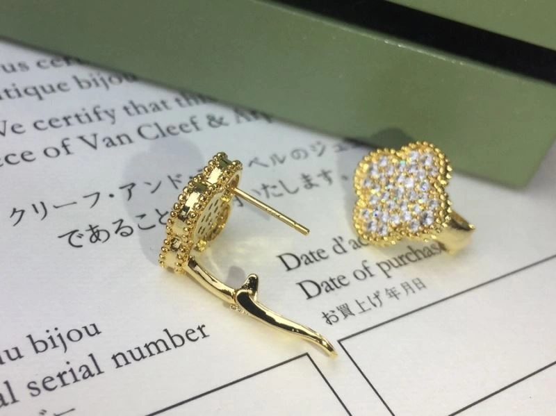 Lightweight Vca Earrings 255503