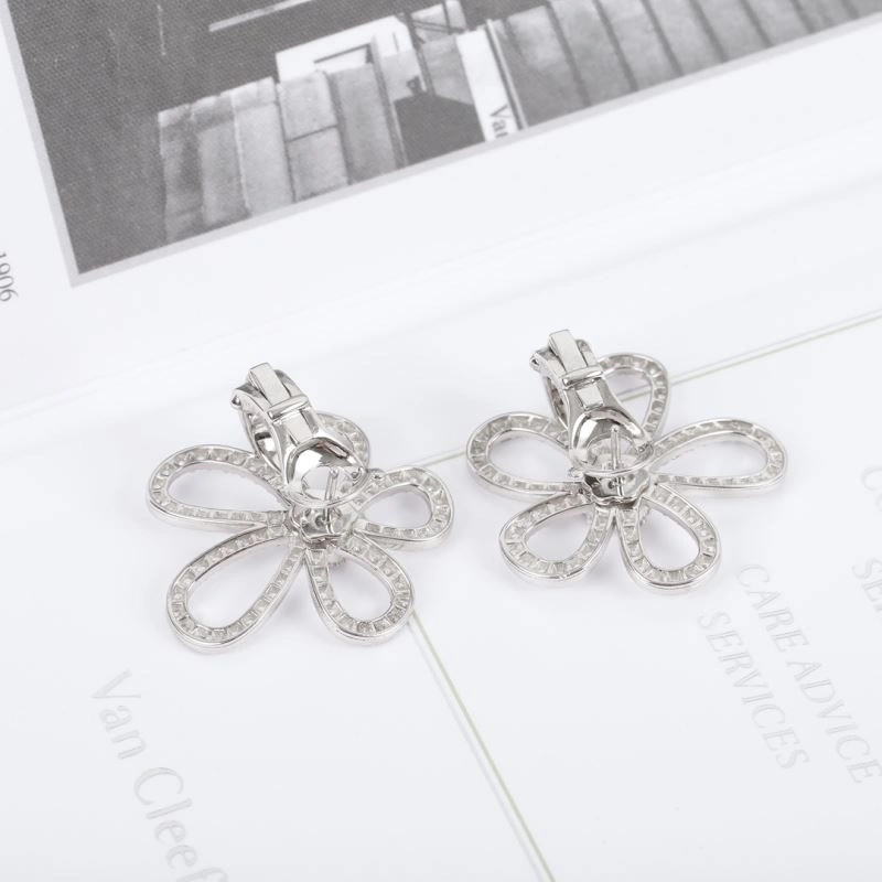 Vca Earrings MultiPurpose 255408