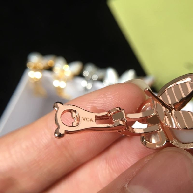 Vca Earrings Sleek 255392