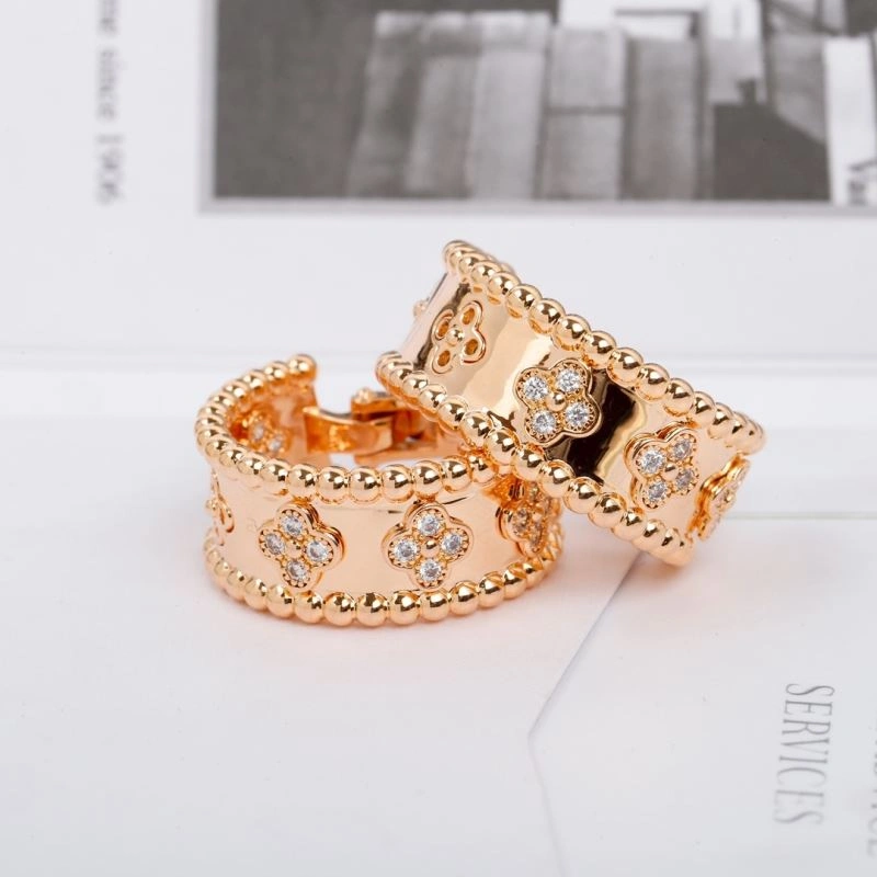 Vca Earrings Versatile 255370