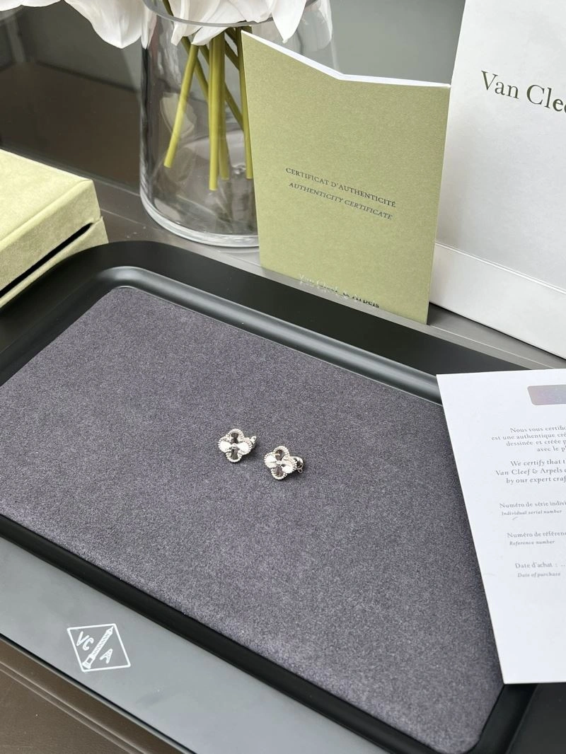 Vca Earrings Functional 255354