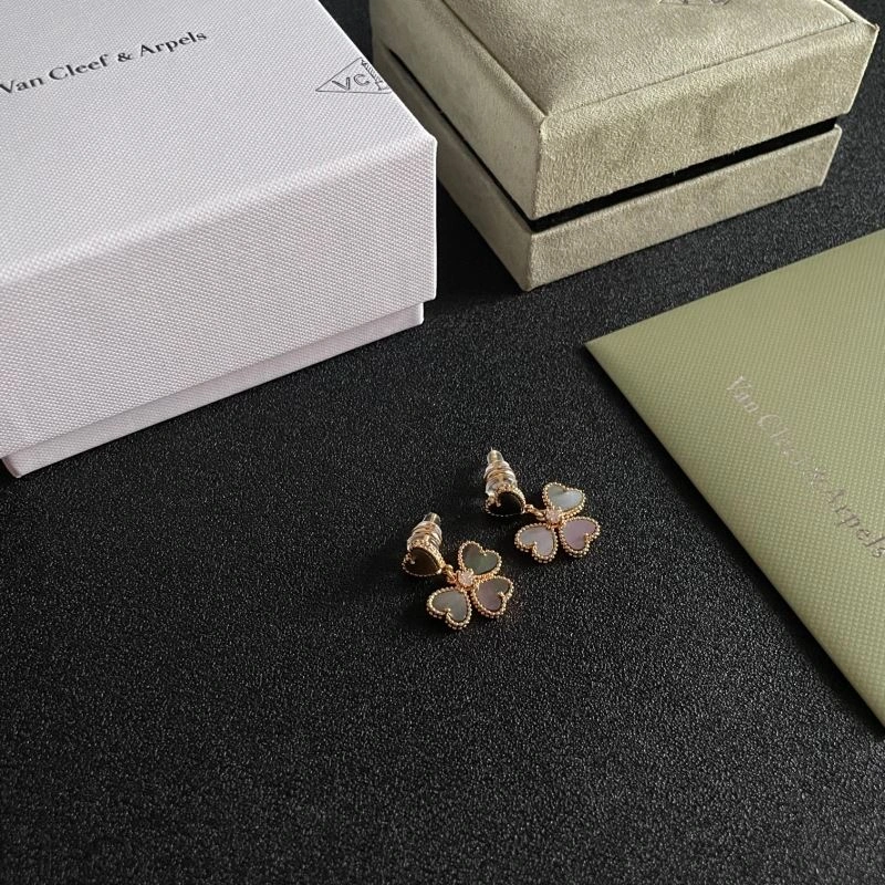Compact Vca Earrings 255271