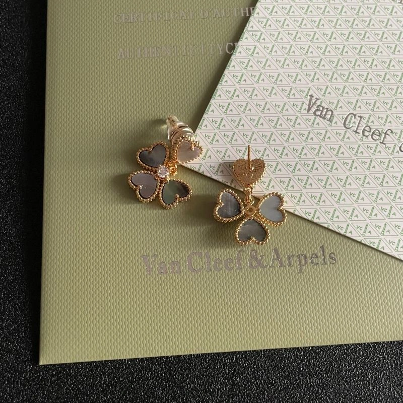 Compact Vca Earrings 255271