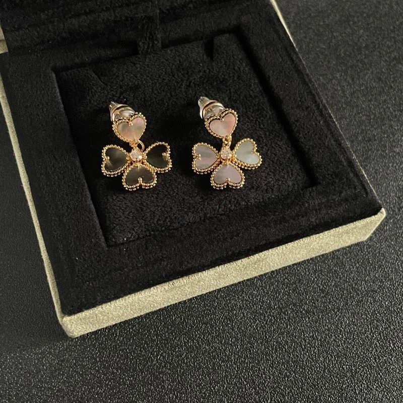 Compact Vca Earrings 255271