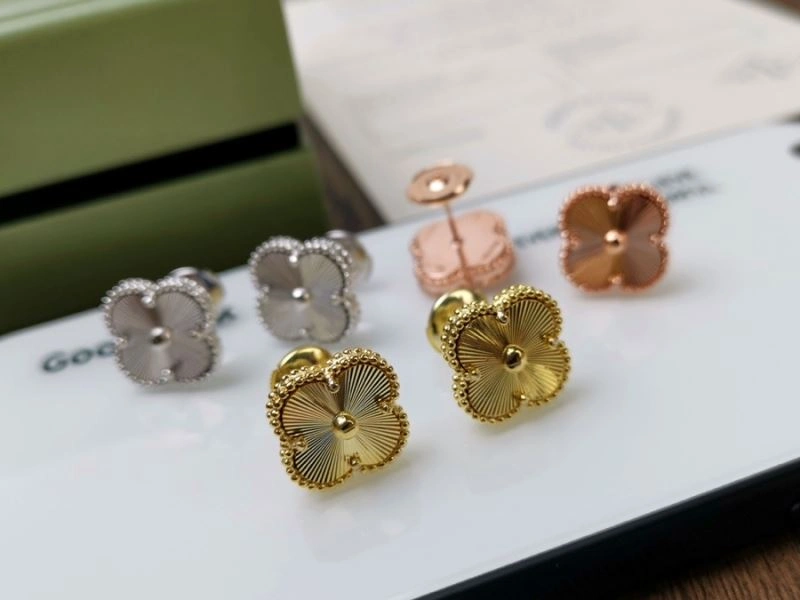 Sophisticated Vca Earrings 255267