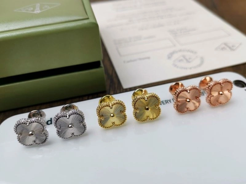Sophisticated Vca Earrings 255267