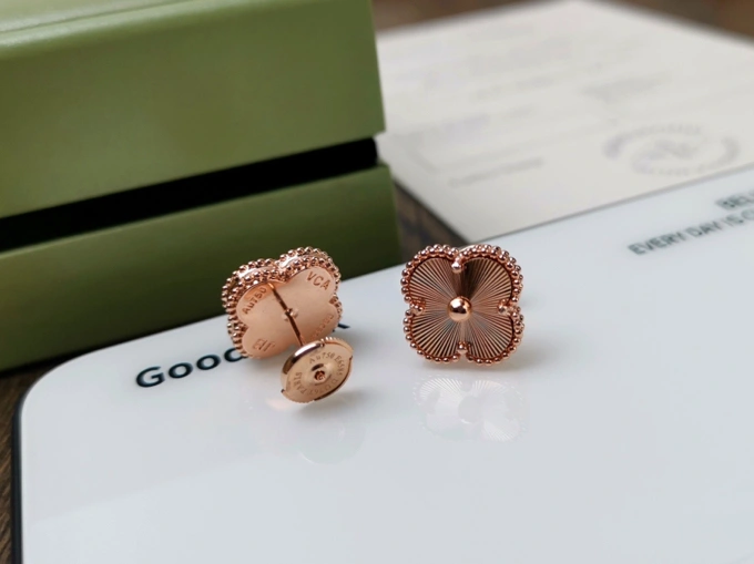 Sophisticated Vca Earrings 255267