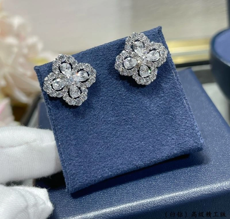 Cozy Vca Earrings 255236