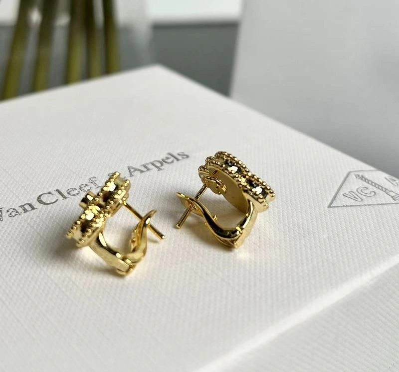 BestValue Vca Earrings 255225