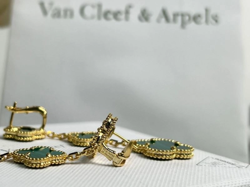 Vca Earrings Comfortable 255200