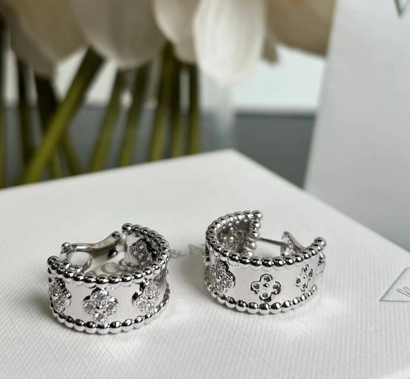 Comfortable Vca Earrings 255195