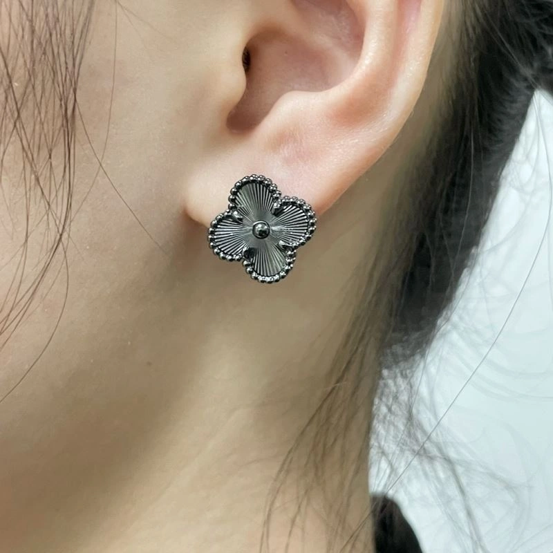 Vca Earrings Lightweight 255209