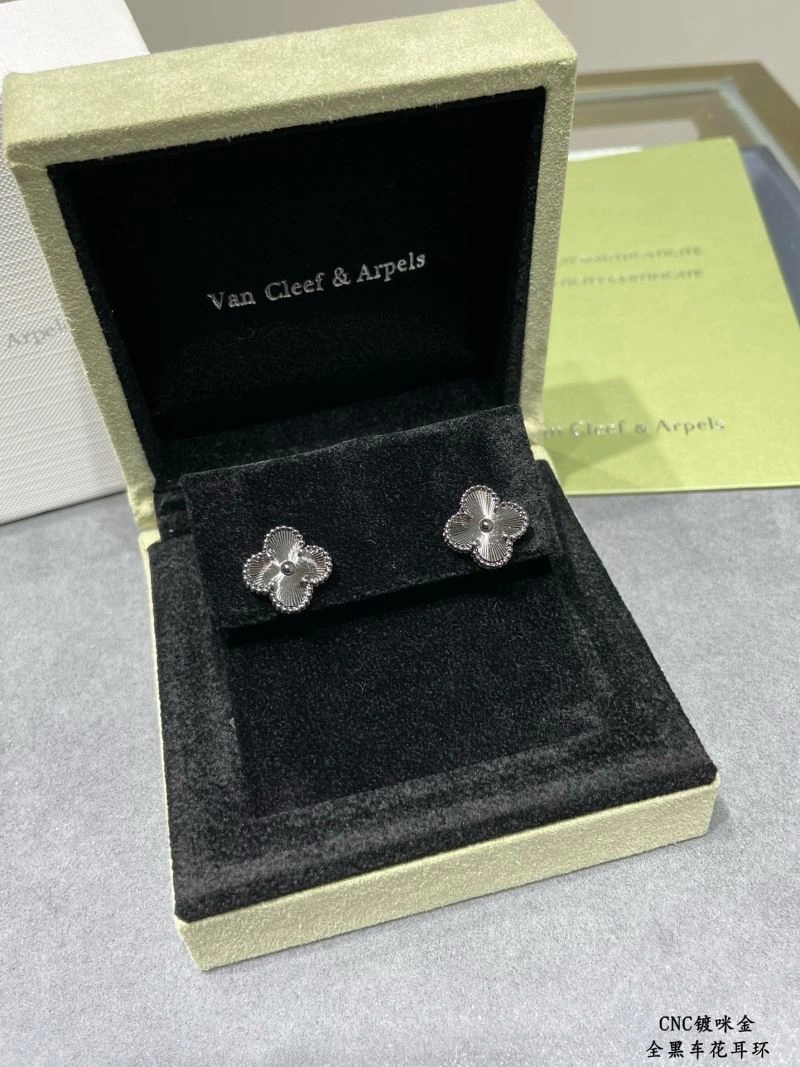 Vca Earrings Lightweight 255209