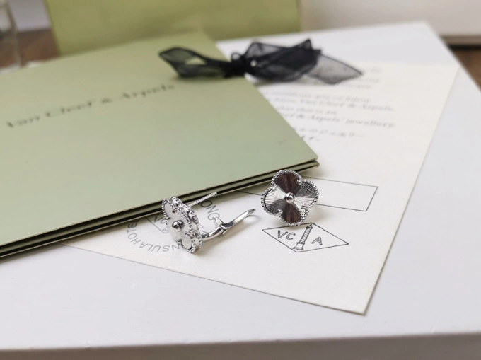 Classic Vca Earrings 255026