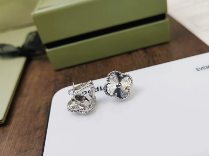 Classic Vca Earrings 255026