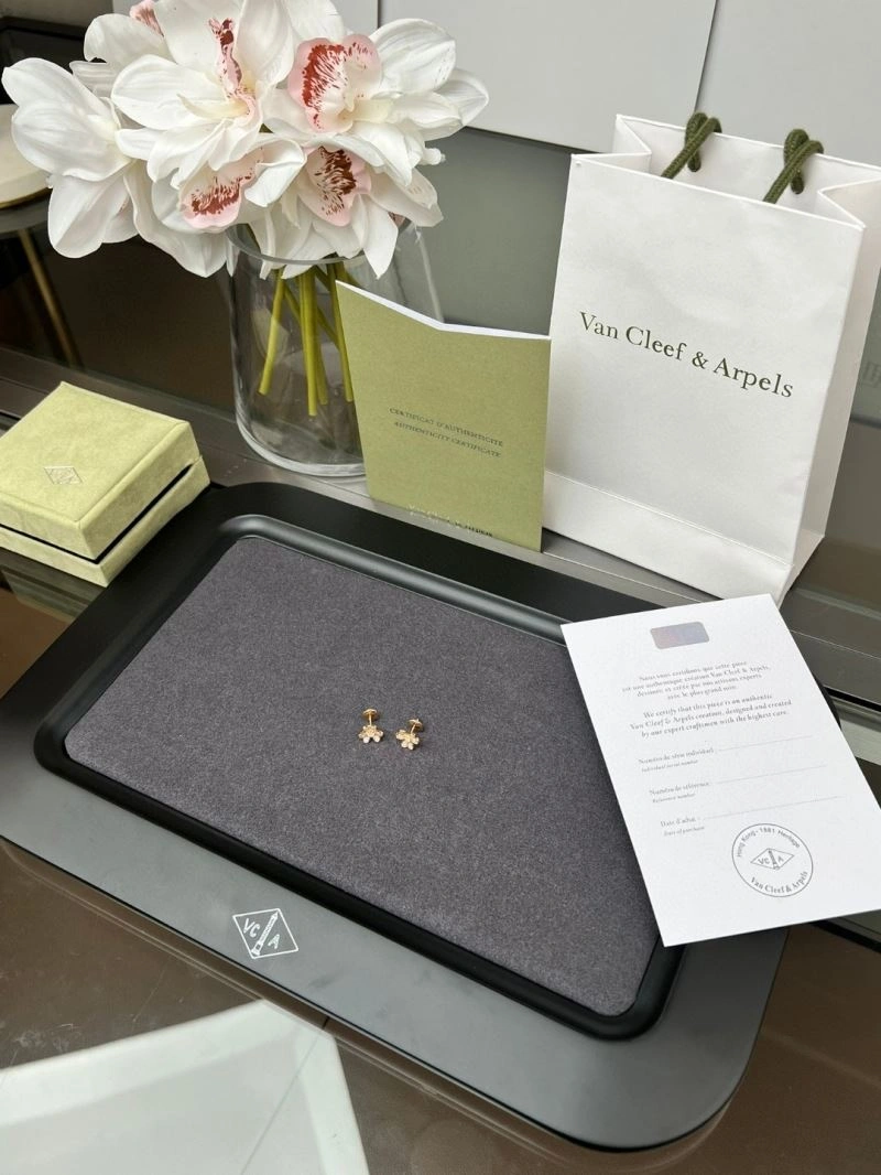 Effortless Vca Earrings 255014