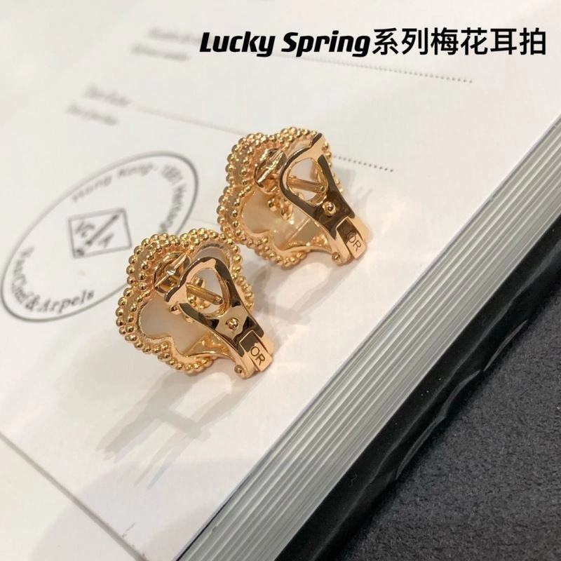 SoftTouch Vca Earrings 255010