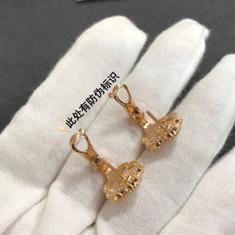 SoftTouch Vca Earrings 255010