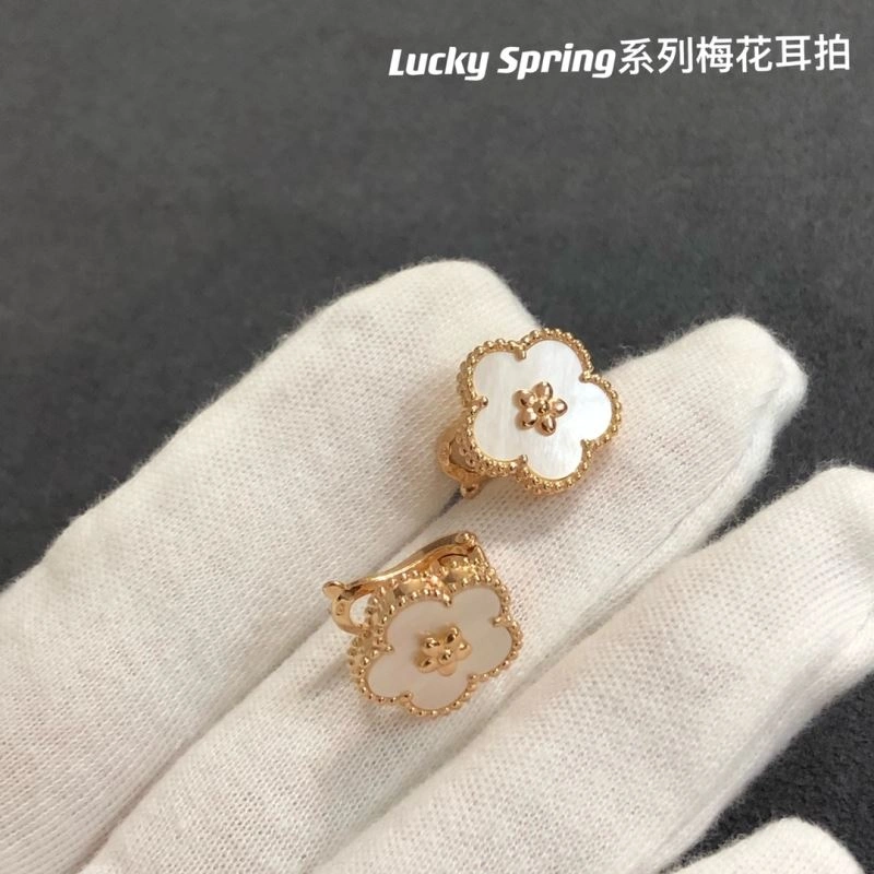 SoftTouch Vca Earrings 255010