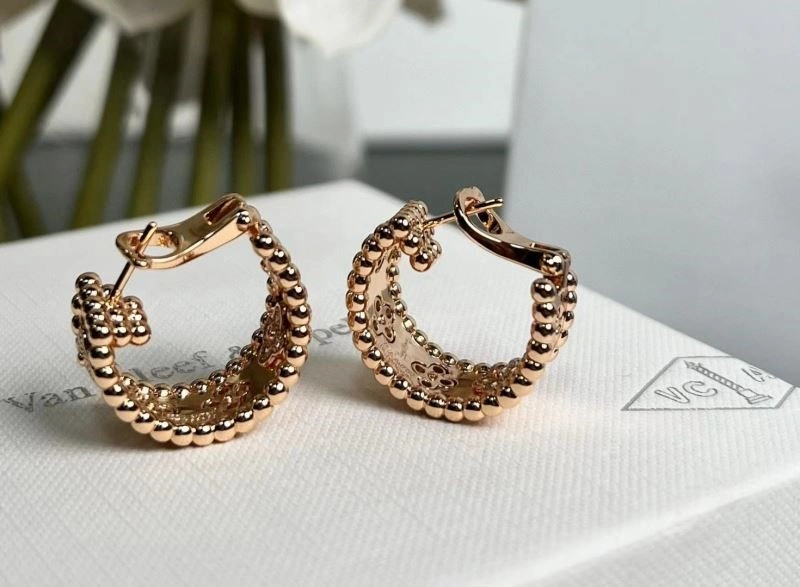 Vca Earrings Refined 254759