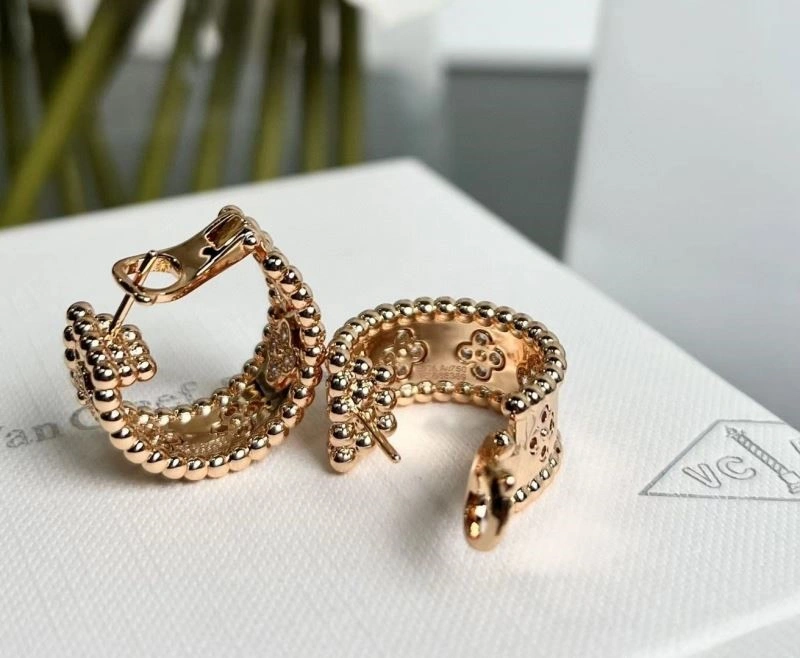 Vca Earrings Refined 254759