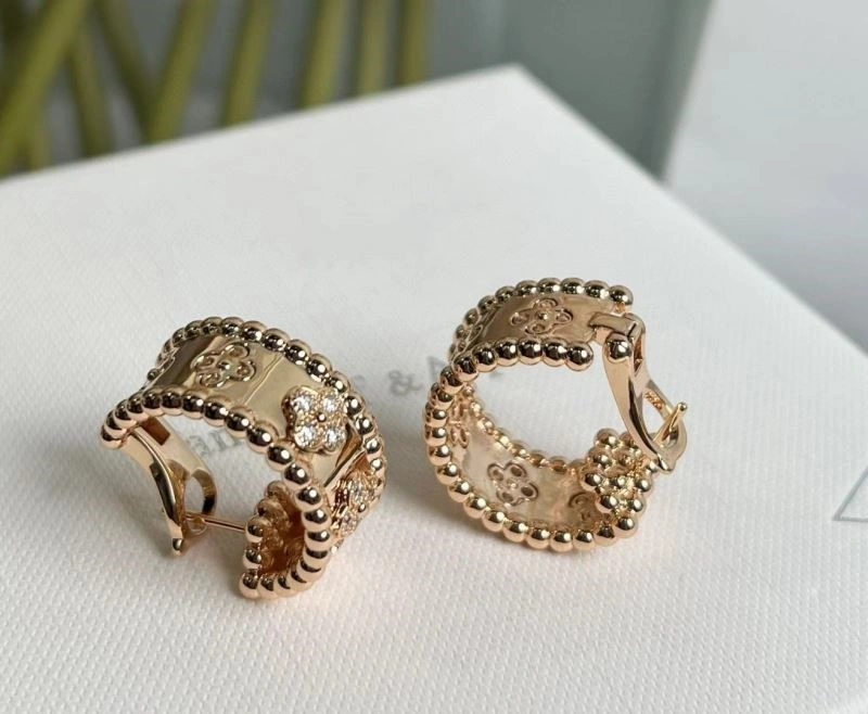 Vca Earrings Refined 254759