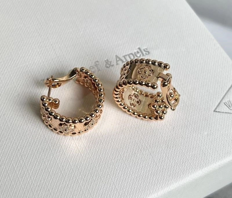 Vca Earrings Refined 254759