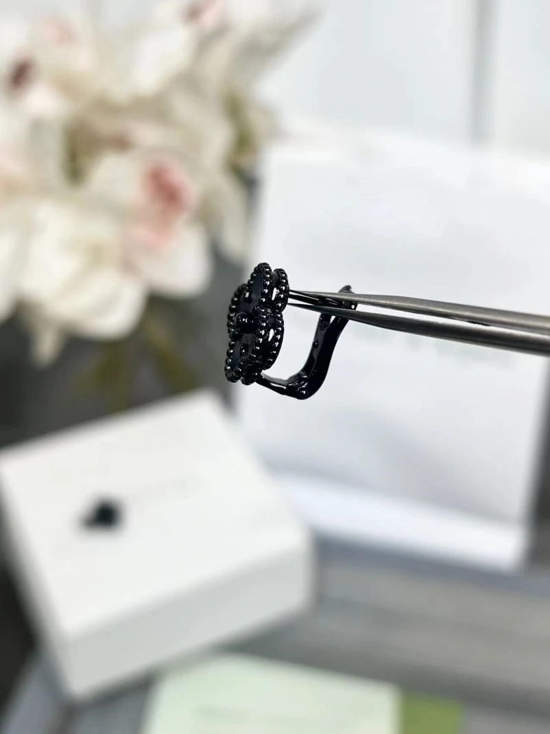 ModernLook Vca Earrings 254754