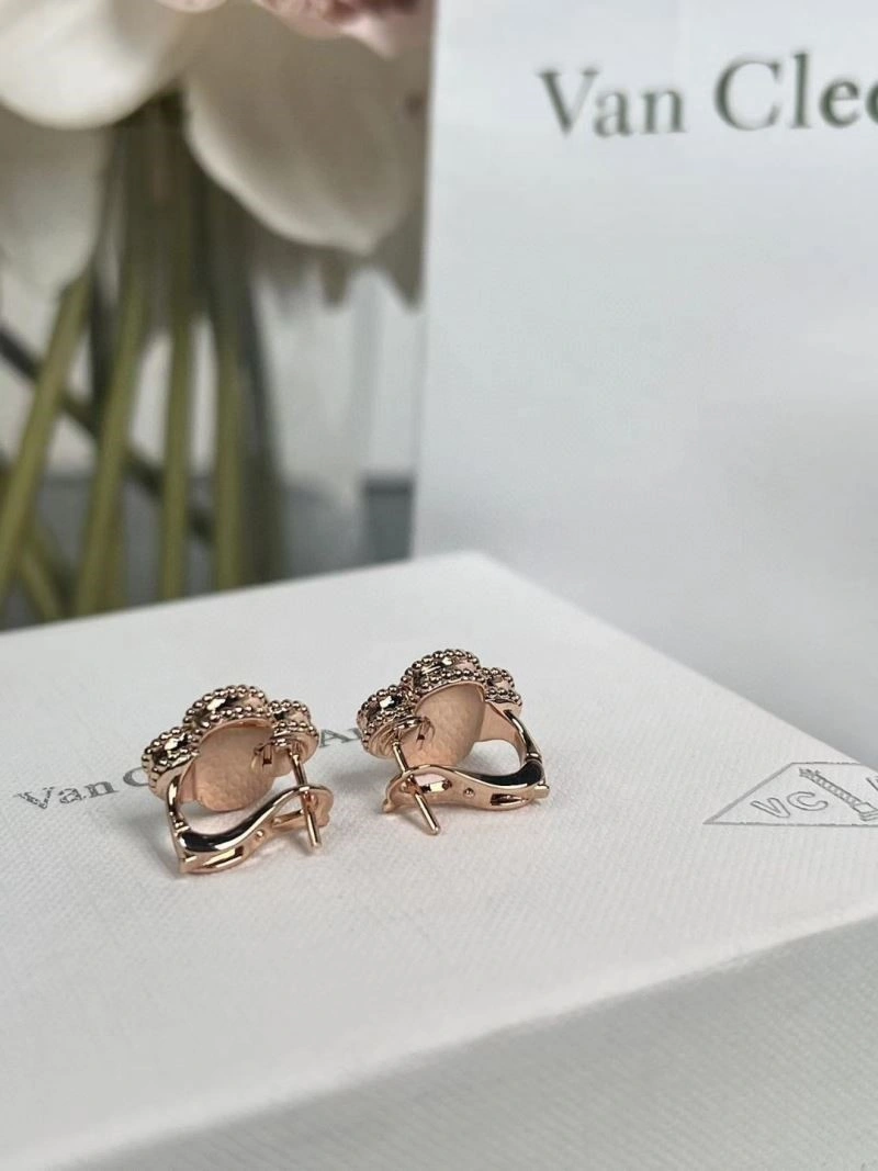 Supportive Vca Earrings 254752